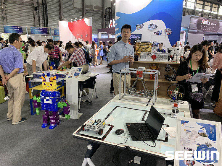學校家具